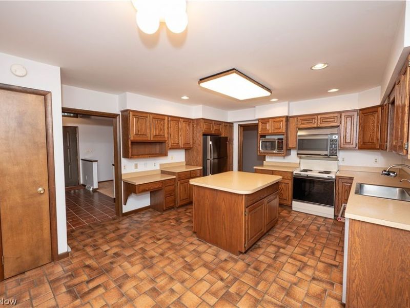 11765 Sherwood Trail, Chesterland, OH 44026 Photo 13