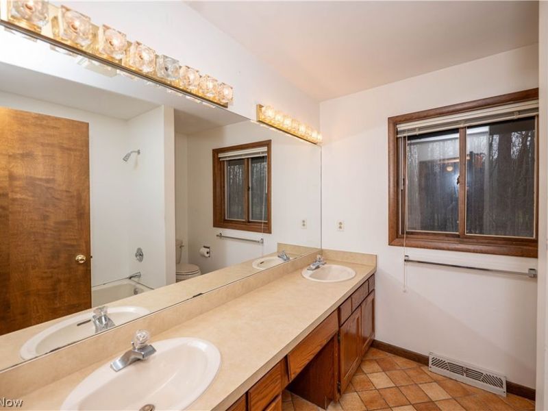 11765 Sherwood Trail, Chesterland, OH 44026 Photo 34