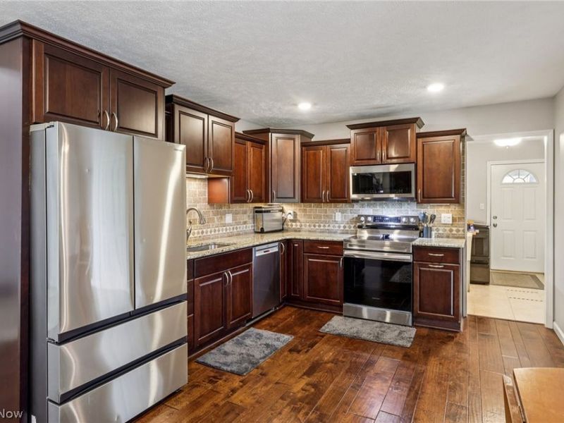 1413 Roseland Drive, Macedonia, OH 44056 Photo 8