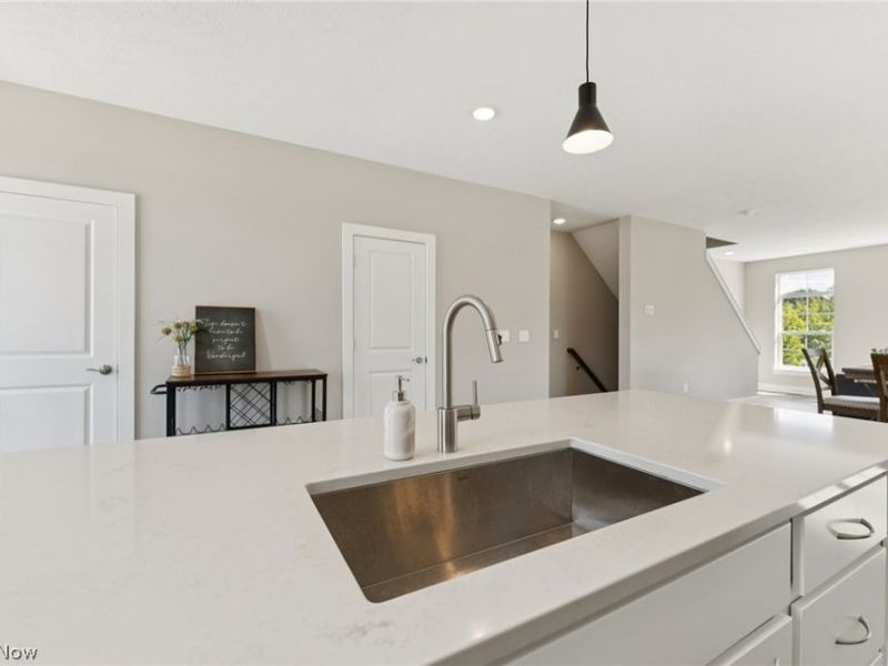 5 Mosaic Court, University Heights, OH 44118 Photo 12