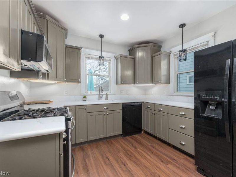 10606 Parkhurst Drive , Cleveland, OH 44111 Photo 3