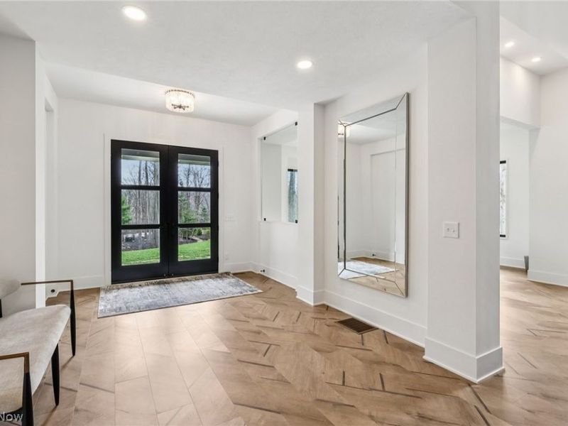 10716 Mulberry Road, Chardon, OH 44024 Photo 2