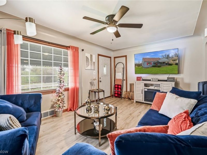 211 N Belle Vista Avenue, Youngstown, OH 44509 Photo 2