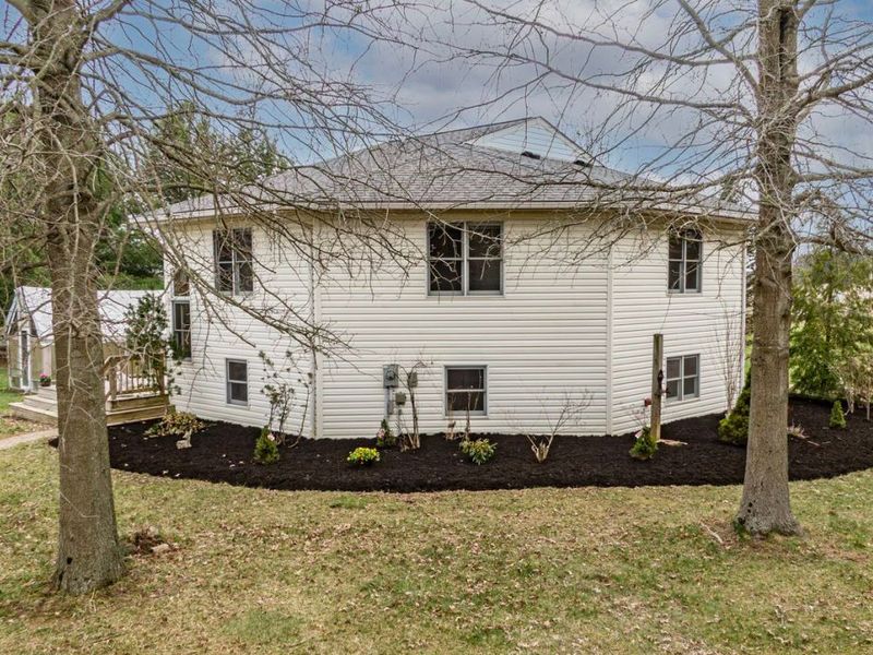 7639 Center Road, Valley City, OH 44280 Photo 3