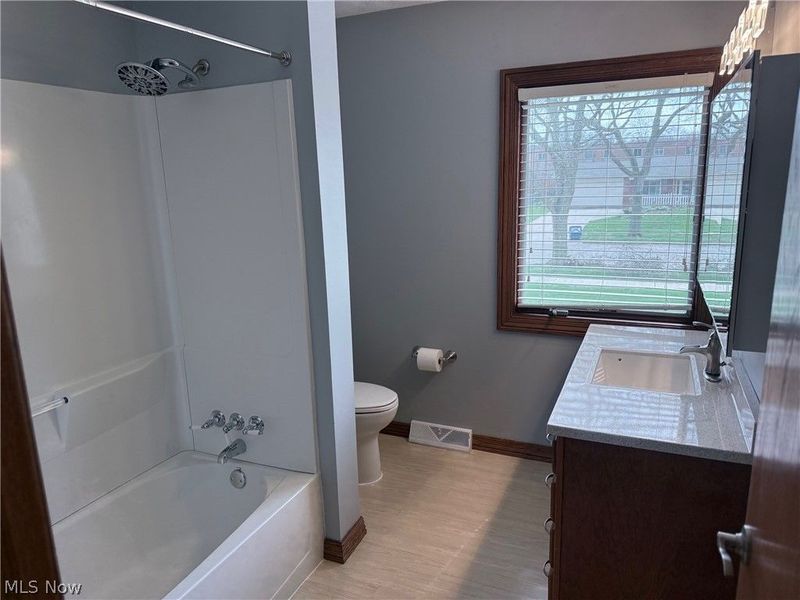 26530 Locust Drive, Olmsted Falls, OH 44138 Photo 22