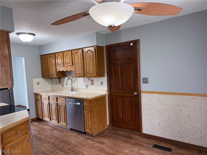 26530 Locust Drive, Olmsted Falls, OH 44138 Photo 7