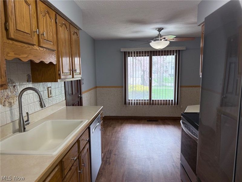 26530 Locust Drive, Olmsted Falls, OH 44138 Photo 8