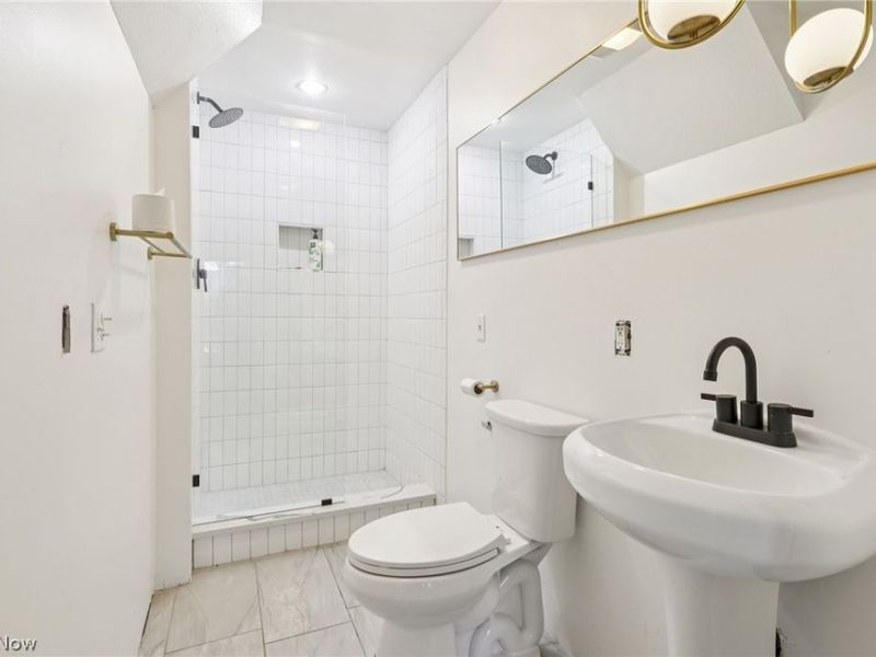 16807 Hilliard Road, Lakewood, OH 44107 Photo 22