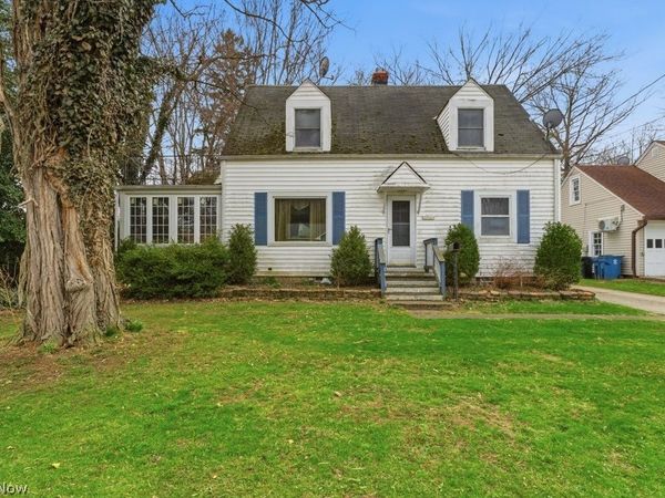 38306 Roselawn Avenue, Willoughby, OH 44094