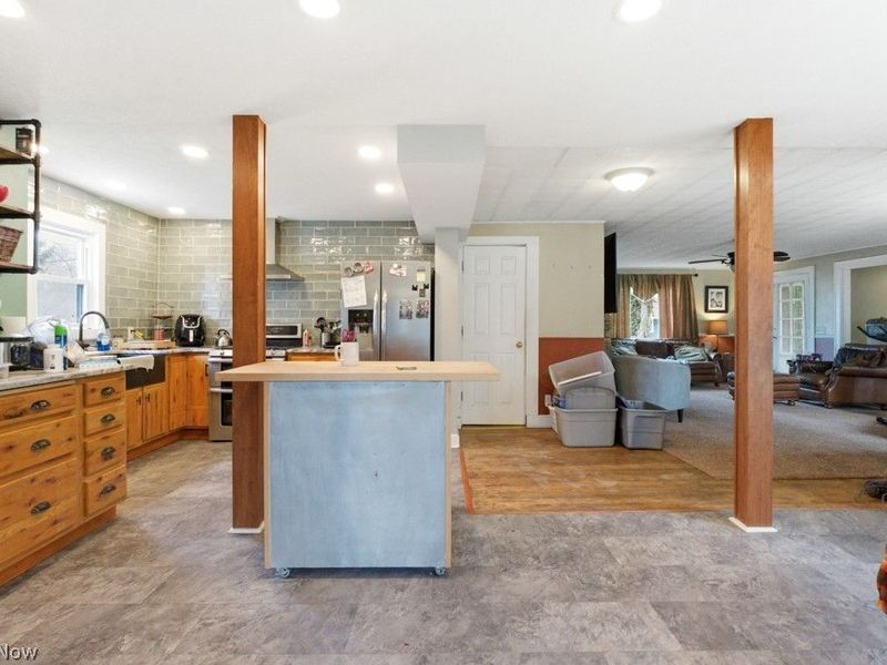 38306 Roselawn Avenue, Willoughby, OH 44094 Photo 9