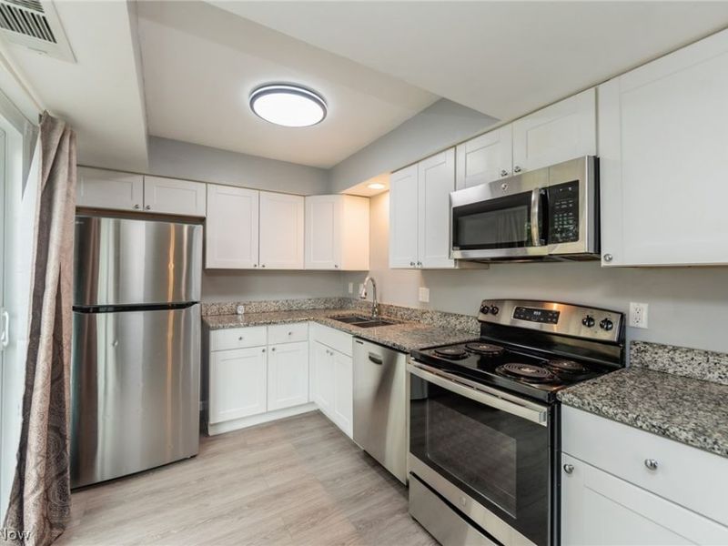 13646 Oakbrook Drive, Unit 3646, North Royalton, OH 44133 Photo 12