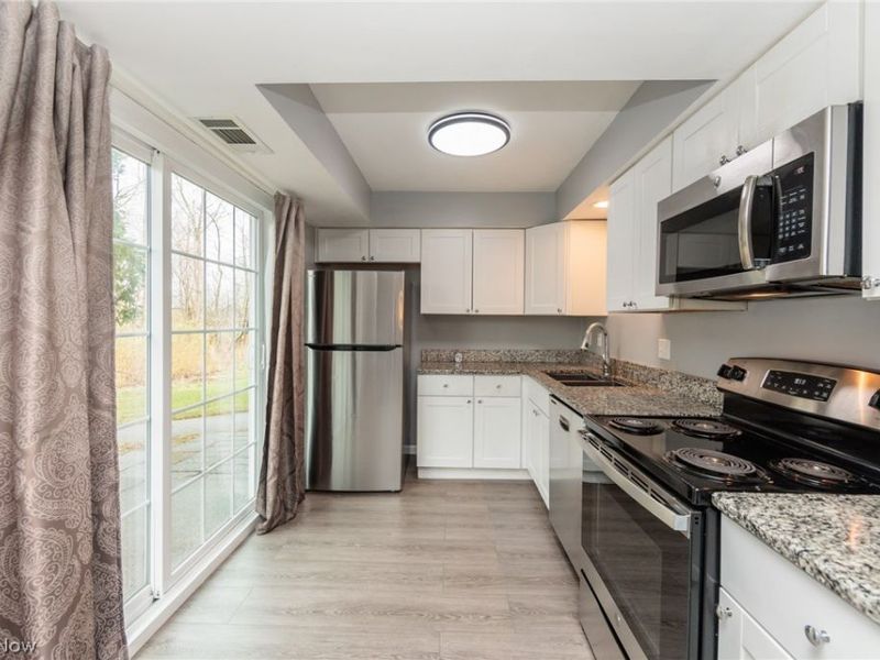 13646 Oakbrook Drive, Unit 3646, North Royalton, OH 44133 Photo 13