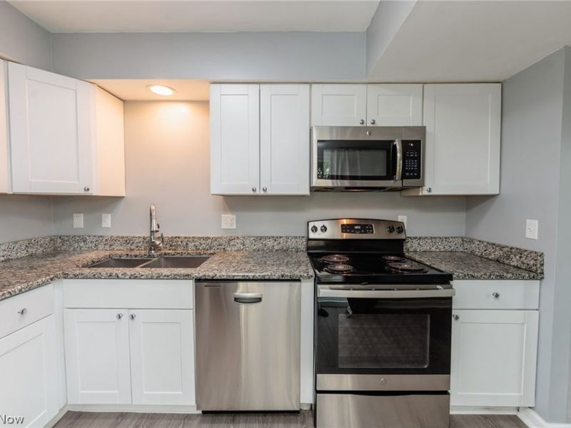 13646 Oakbrook Drive, Unit 3646, North Royalton, OH 44133 Photo 17