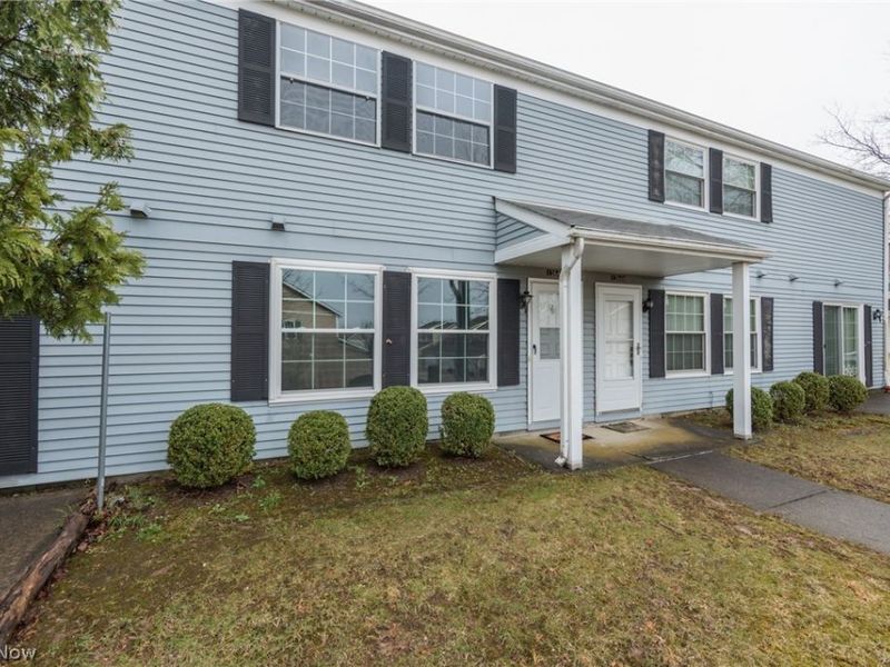 13646 Oakbrook Drive, Unit 3646, North Royalton, OH 44133 Photo 2