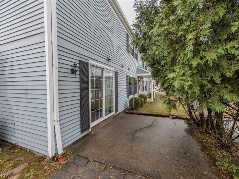 13646 Oakbrook Drive, Unit 3646, North Royalton, OH 44133 Photo 4