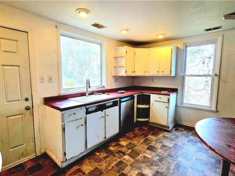 104 W Spring Street, Marietta, OH 45750 Photo 8