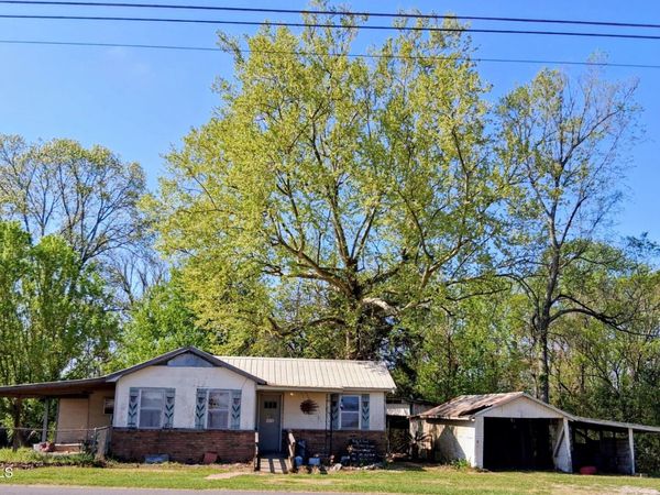 660 Couvillion Street , Moreauville, LA 71355