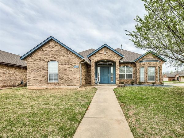 10736 SW 35th Street, Yukon, OK 73099