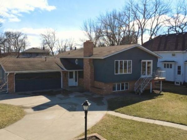 417 E Division Street , Elbow Lake, MN 56531