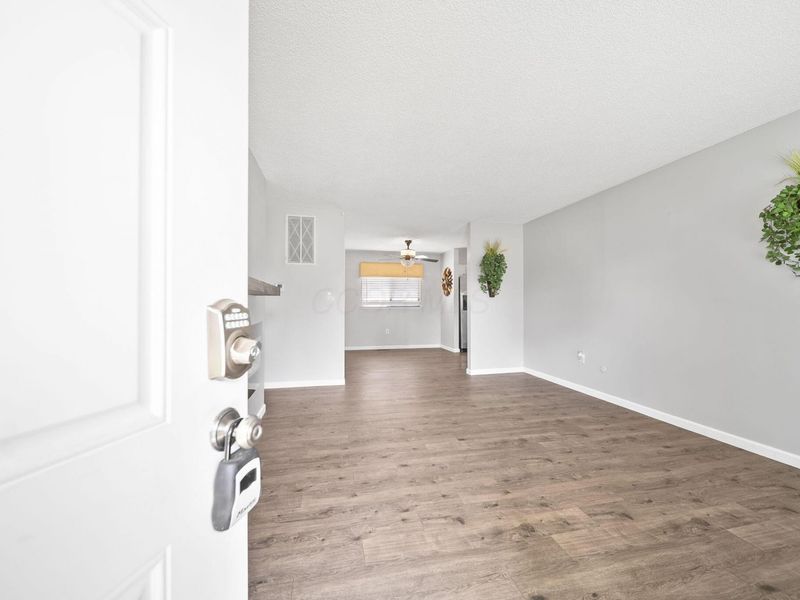 4566 Wendler Boulevard, Columbus, OH 43230 Photo 6