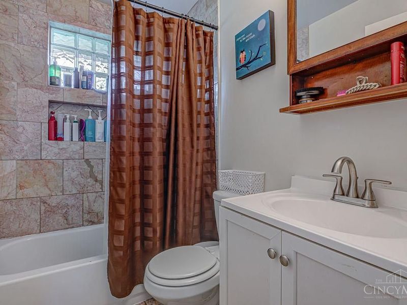 10092 Windswept Lane, Colerain Township, OH 45251 Photo 9