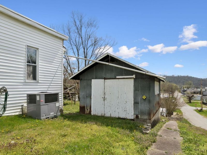 400 E Seventh Street, Manchester, OH 45144 Photo 8