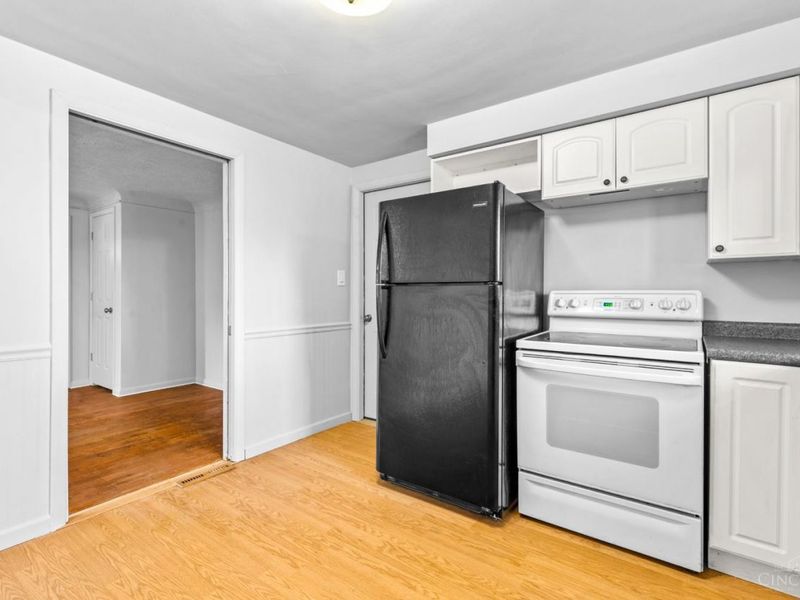 1150 Berdova Drive, Miami Twp, OH 45150 Photo 11