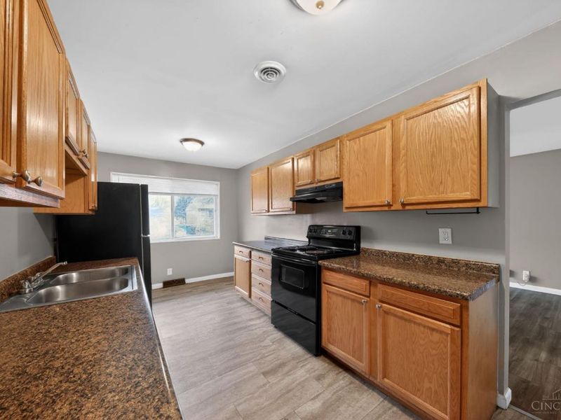 7943 Glenorchard Drive, Cincinnati, OH 45237 Photo 10