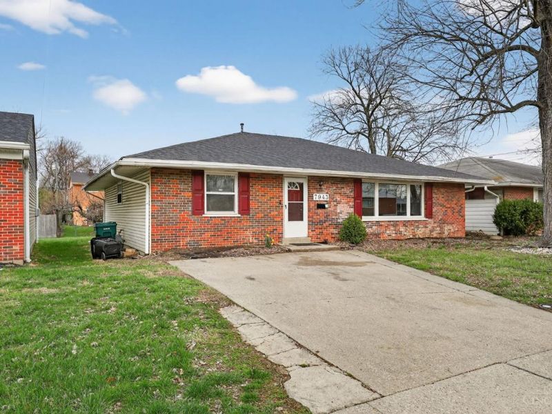 7943 Glenorchard Drive, Cincinnati, OH 45237 Photo 2