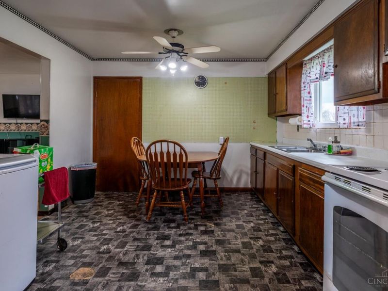 6960 W Elkton Gifford Road, Gratis Twp, OH 45064 Photo 10