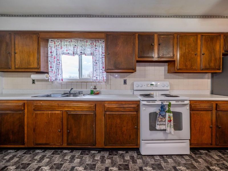 6960 W Elkton Gifford Road, Gratis Twp, OH 45064 Photo 7