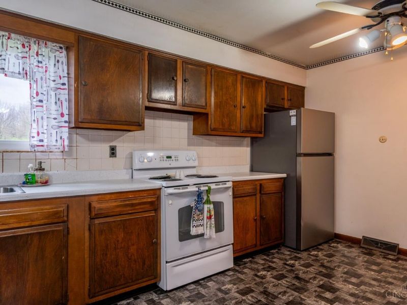 6960 W Elkton Gifford Road, Gratis Twp, OH 45064 Photo 8