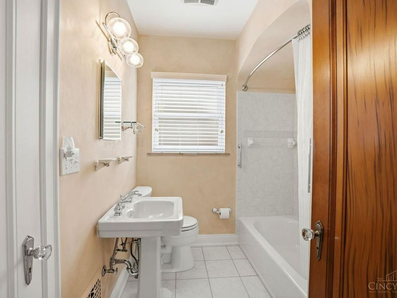 8757 Bridgetown Road, Miami Twp, OH 45002 Photo 21