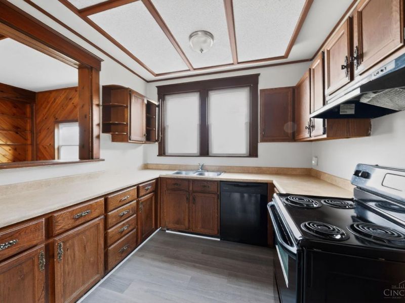 8627 Reading Road, Reading, OH 45215 Photo 11