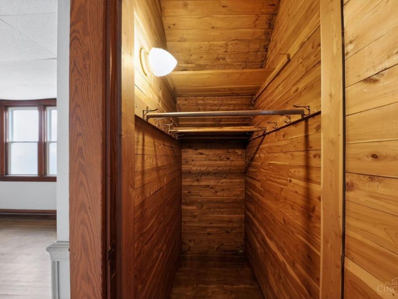 8627 Reading Road, Reading, OH 45215 Photo 12