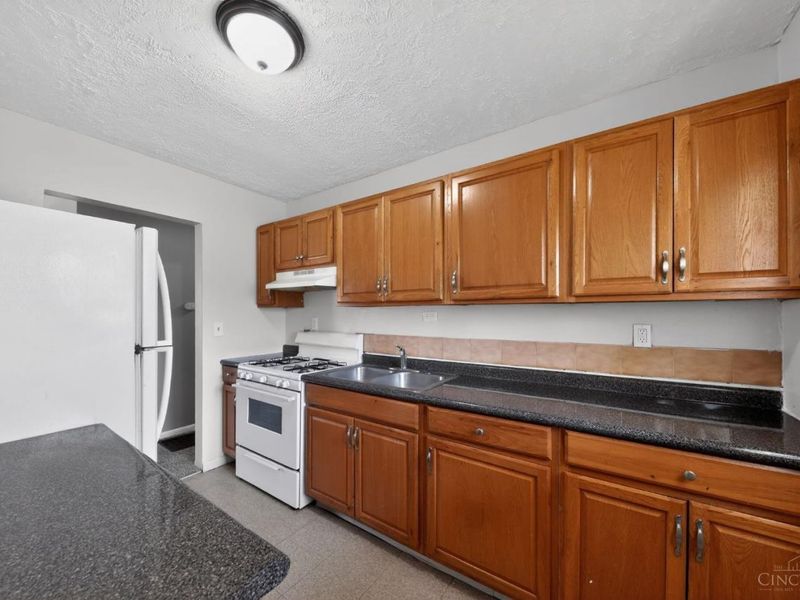 8844 Ebro Court, Springfield Twp., OH 45231 Photo 11