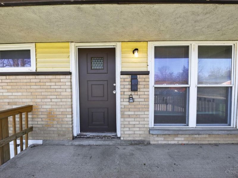 8844 Ebro Court, Springfield Twp., OH 45231 Photo 3