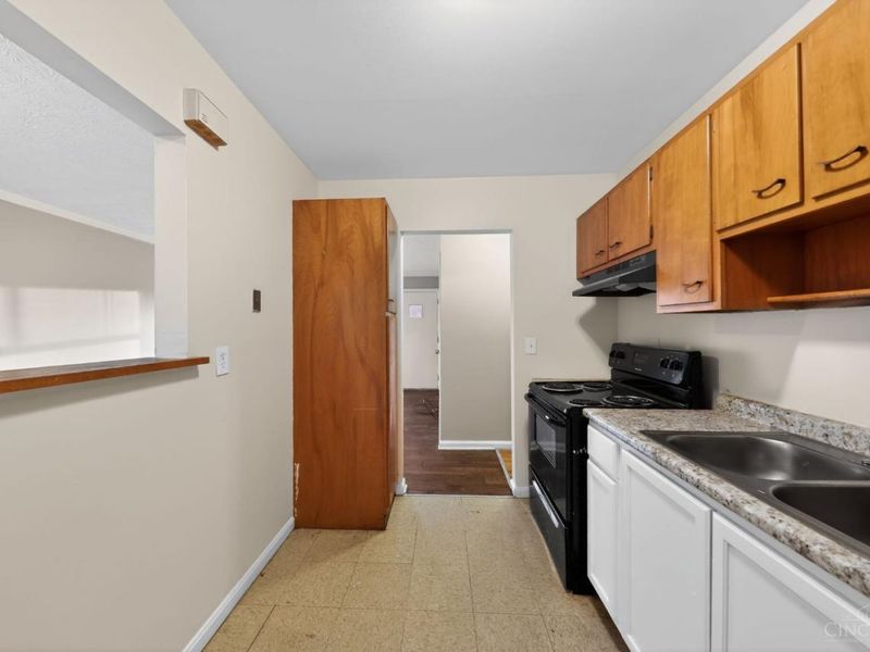 8845 Ebro Court, Springfield Twp., OH 45231 Photo 13