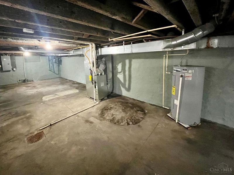 2962 Henshaw Avenue, Cincinnati, OH 45225 Photo 18