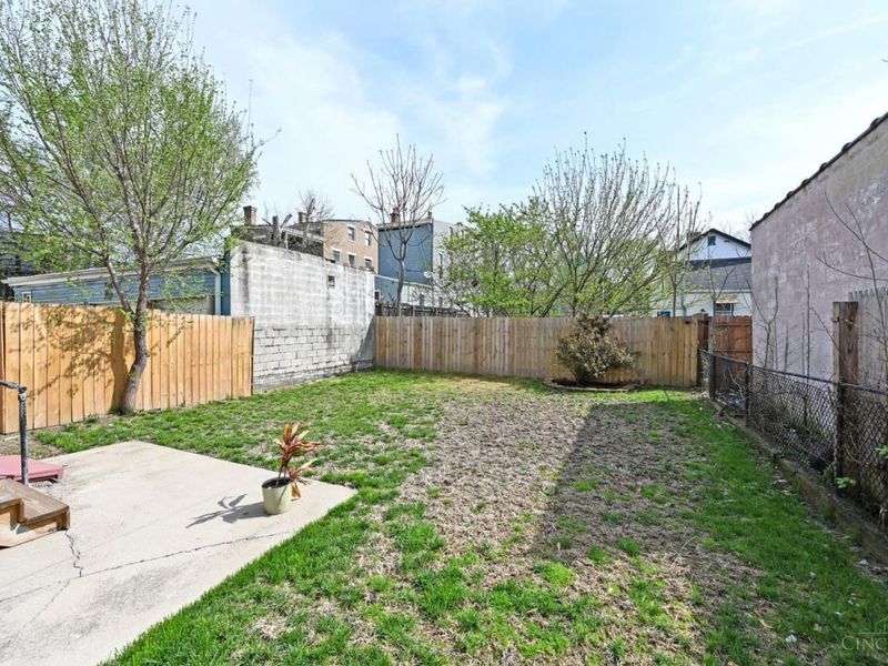 2962 Henshaw Avenue, Cincinnati, OH 45225 Photo 5