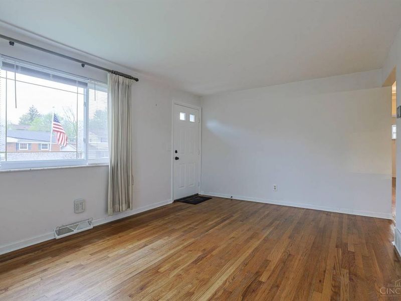 3875 Woodsong Drive, Cincinnati, OH 45251 Photo 4