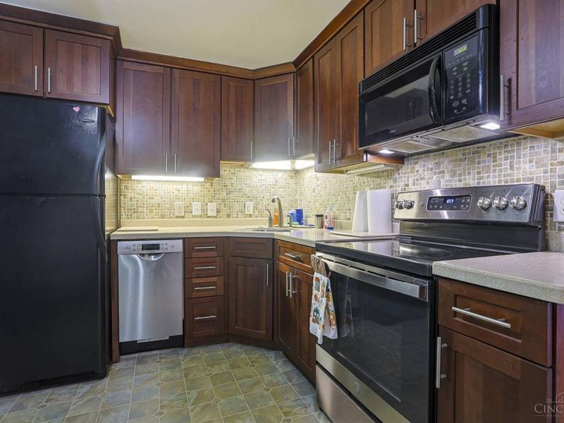 3875 Woodsong Drive, Cincinnati, OH 45251 Photo 8