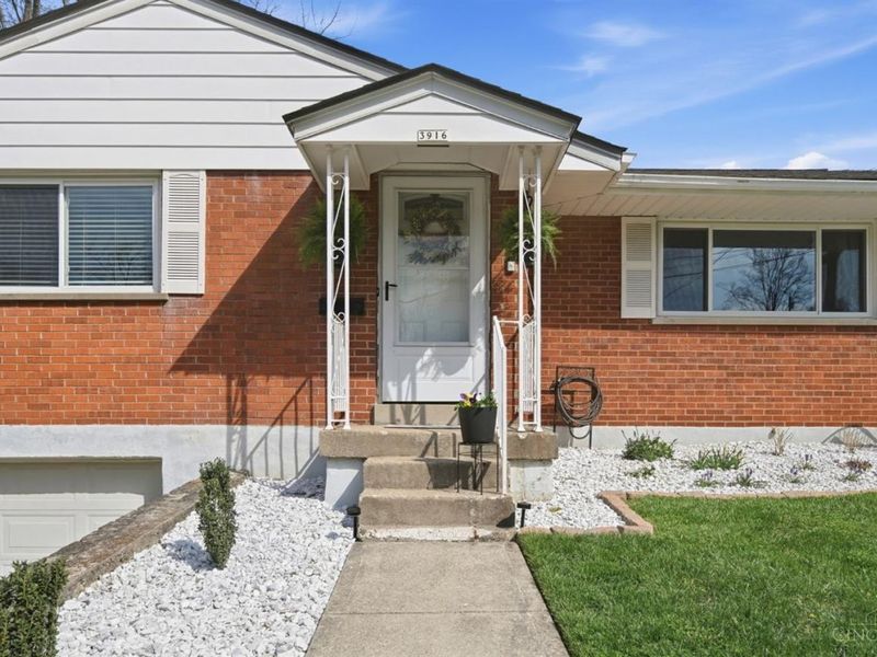 3916 Ridgecombe Drive, Green Township, OH 45248 Photo 5