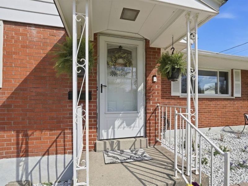 3916 Ridgecombe Drive, Green Township, OH 45248 Photo 6