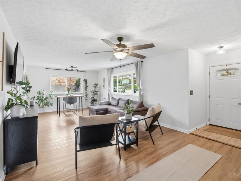 3916 Ridgecombe Drive, Green Township, OH 45248 Photo 9