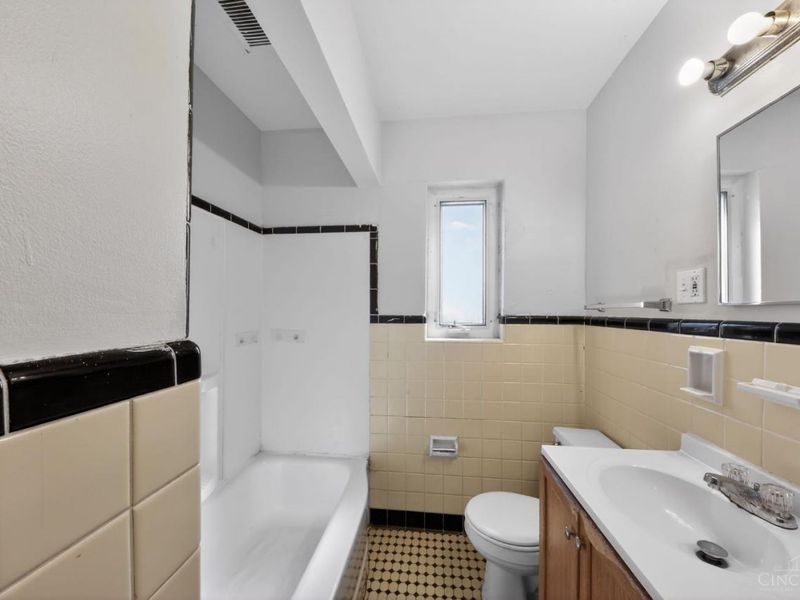 1291 W Galbraith Road, North College Hill, OH 45231 Photo 20