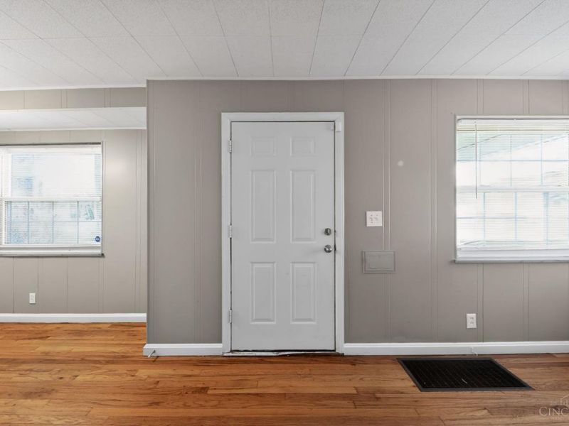 1291 W Galbraith Road, North College Hill, OH 45231 Photo 5