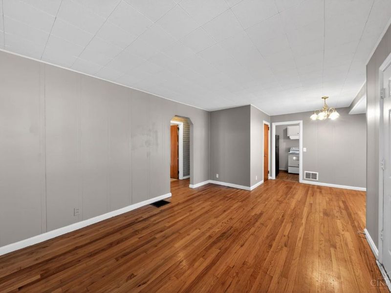 1291 W Galbraith Road, North College Hill, OH 45231 Photo 6