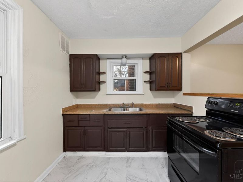 1625 Joseph Court, North College Hill, OH 45231 Photo 9