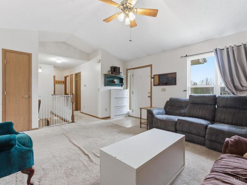 8747 Waynes Way, Harlan Twp, OH 45107 Photo 4